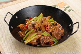 干锅带皮黄牛肉