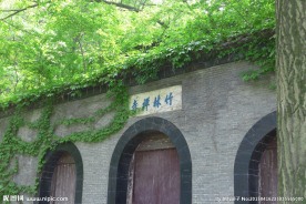 深山古寺