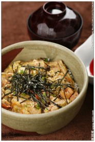 鸡肉盖饭