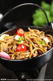 干锅茶树菇