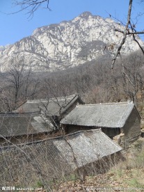 莲花峰下的莲花寺