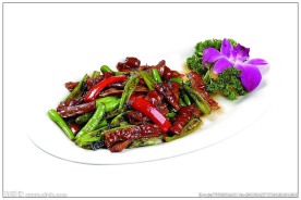 干菜尖椒爆肥肠
