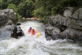 海南五指山第一漂水满乡峡谷漂流
