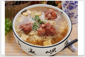 东北骨棒炖酸菜