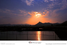 晚霞下的海边风光