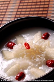 银耳雪梨粥