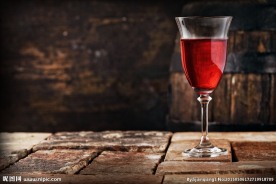 红色葡萄酒图片