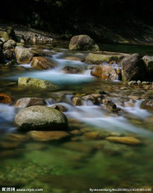 小溪流水