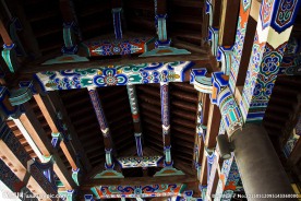 雕梁画栋