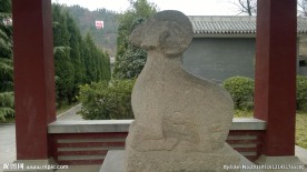 小羊雕像