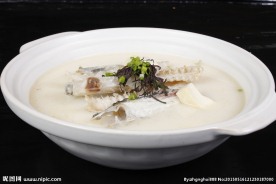 鱼脊骨炖豆腐