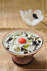 水果酸奶龟苓膏