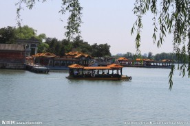 宁静湖畔