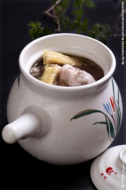 玉米炖排骨