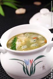 香菜丸子炖豆筋