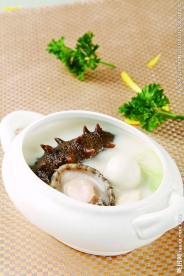 奶汤辽参炖鲍参