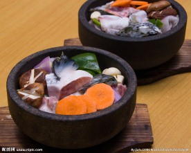 三文鱼石窝饭