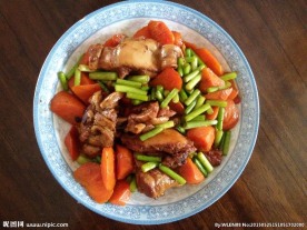 土豆烧鸡块
