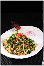 韭菜豆芽炒烙馍