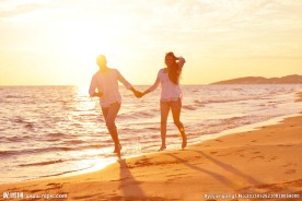 情侣手拉手图片