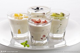 诱人水果奶昔