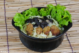 香菇鸡肉面