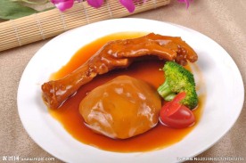 鲍汁百灵菇扣鹅掌