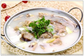 锅仔小鸡炖蘑菇