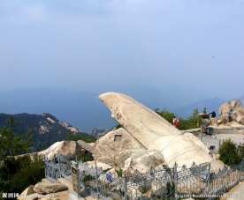 泰山探海石