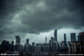 台风到来下的广州塔