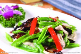 杭椒野菌炒腊肉