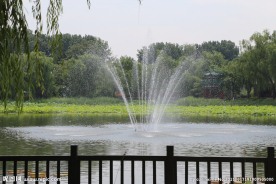 湖水