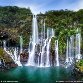 山水瀑布美景
