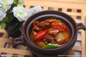 萝卜焖牛腩