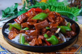 铁板黑椒牛腩
