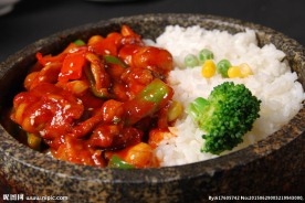 石锅鸡腿拌饭