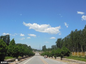 蓝天白云公路
