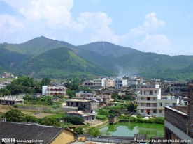 山村一角