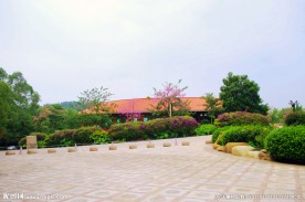 圆楼山水
