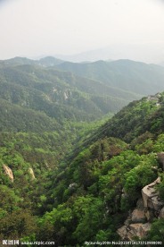 大山  山谷