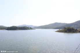 湖泊小岛风光