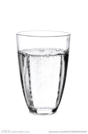 矿泉水