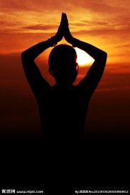 瑜伽夕阳剪影