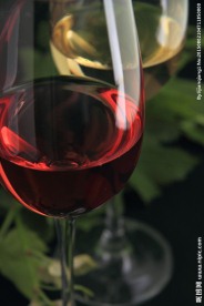 红色葡萄酒图片
