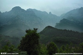 雨后的群山
