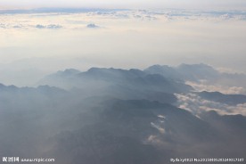 云雾山峦