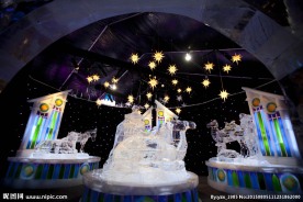 冰雕赶骆驼及牛驴等场景