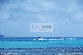 蓝色海面 快艇