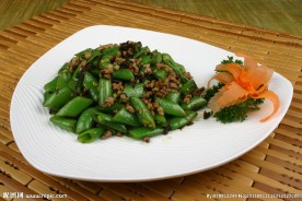 榄菜肉碎炒甜豆