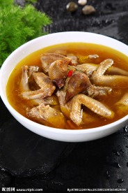 清炖乳鸽汤